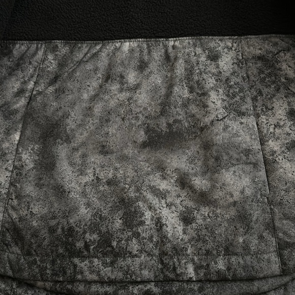 The North Face women’s fleece cowl neck pullover with front pocket - Picture 3 of 8